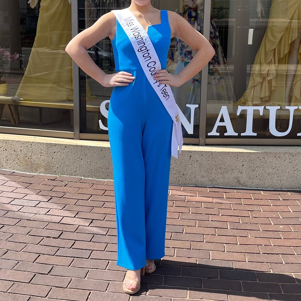 Women's Straight Neck Wide-Leg Jumpsuit in Bright Blue